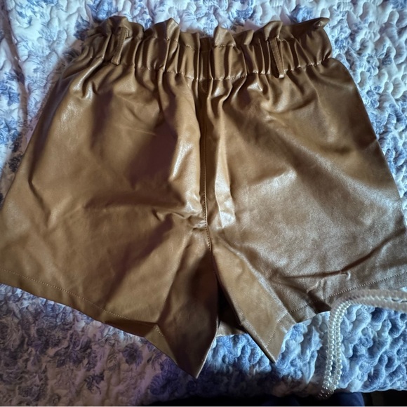Brown Women's pleather Shorts with belt - Picture 2 of 8